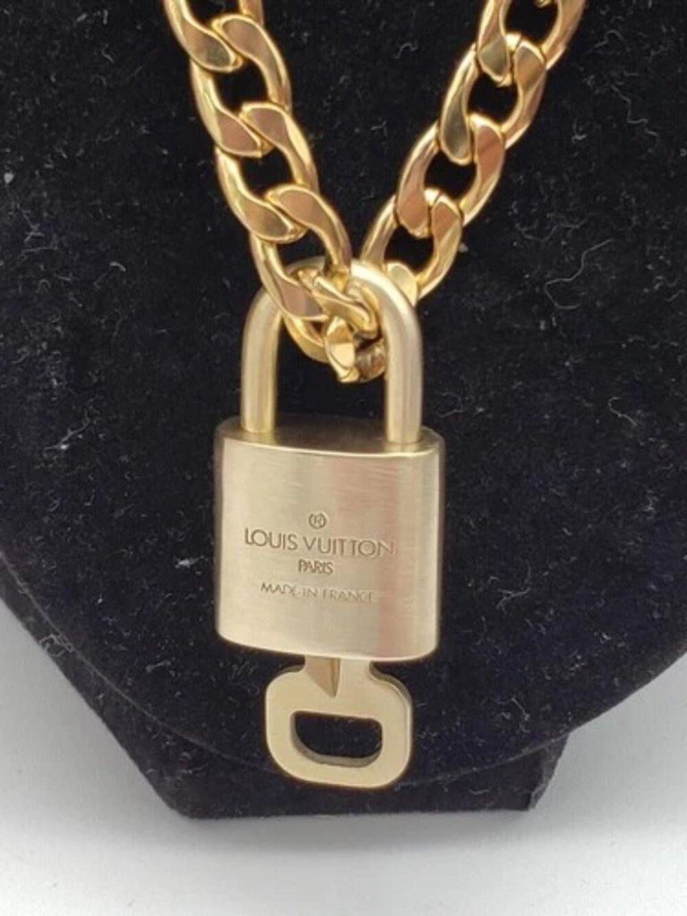Gold-Plated Necklace with Authentic Louis Vuitton Padlock - Picture 3 of 6